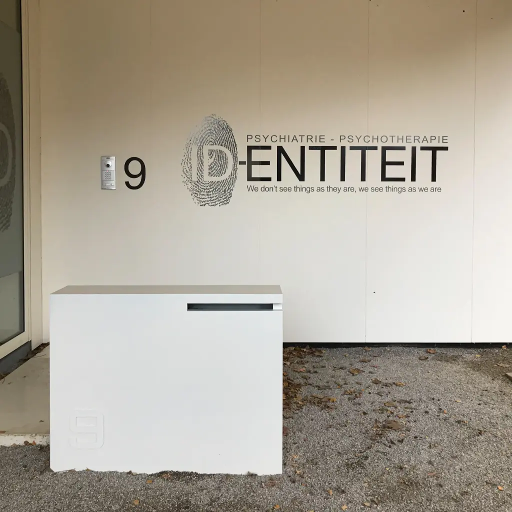 Brievenbus Corner (1000, Mat, 1, Structuur, Deur links (brievenbus rechts geplaatst))